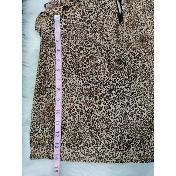 NWT 1State Cheetah Whimsy Blouse Top Short Fairy Sleeve VNeck Choker Style Small - Picture 10 of 14